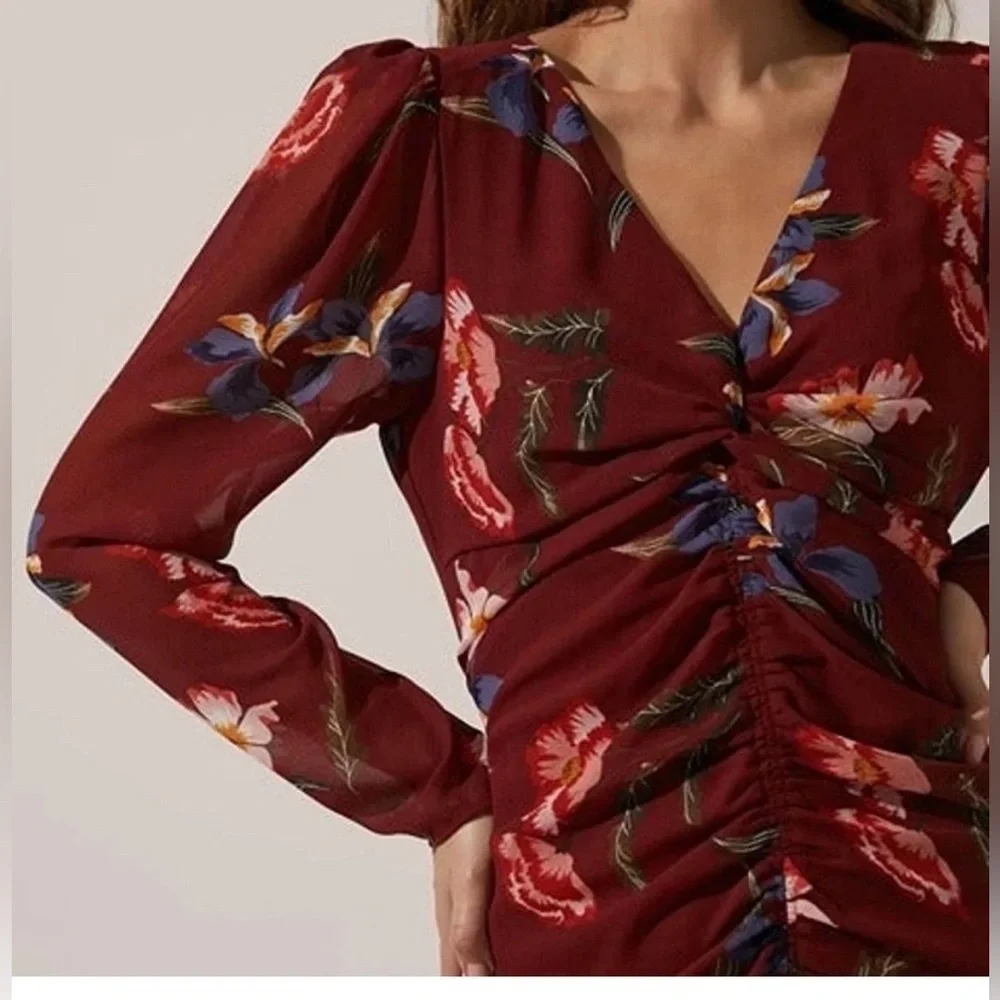 ASTR The Label Hi-Lo Ruched Front Midi Dress Floral Print Size Small - Picture 3 of 9